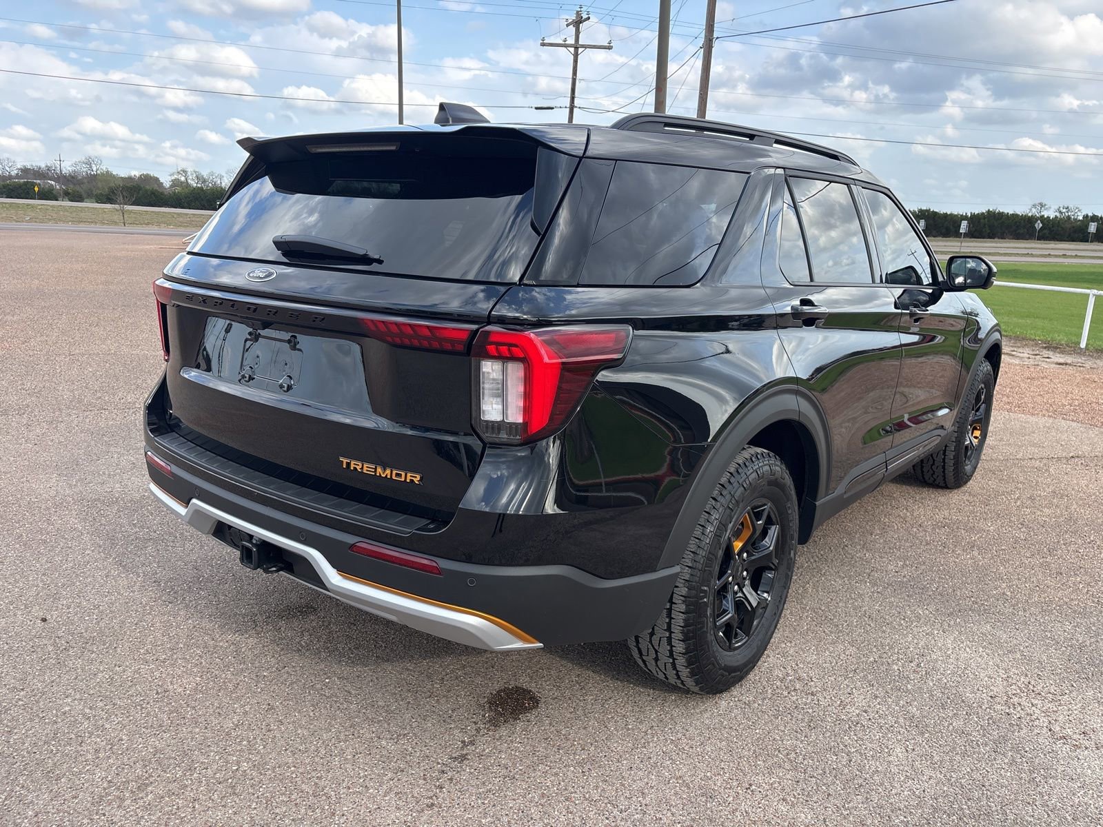 Used 2026 Ford Explorer Tremor w/ Tremor Convenience Package image 6