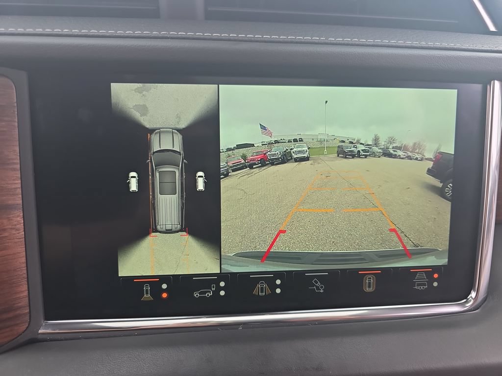 Certified 2023 GMC Yukon XL Denali Ultimate AWD/4WD image 7