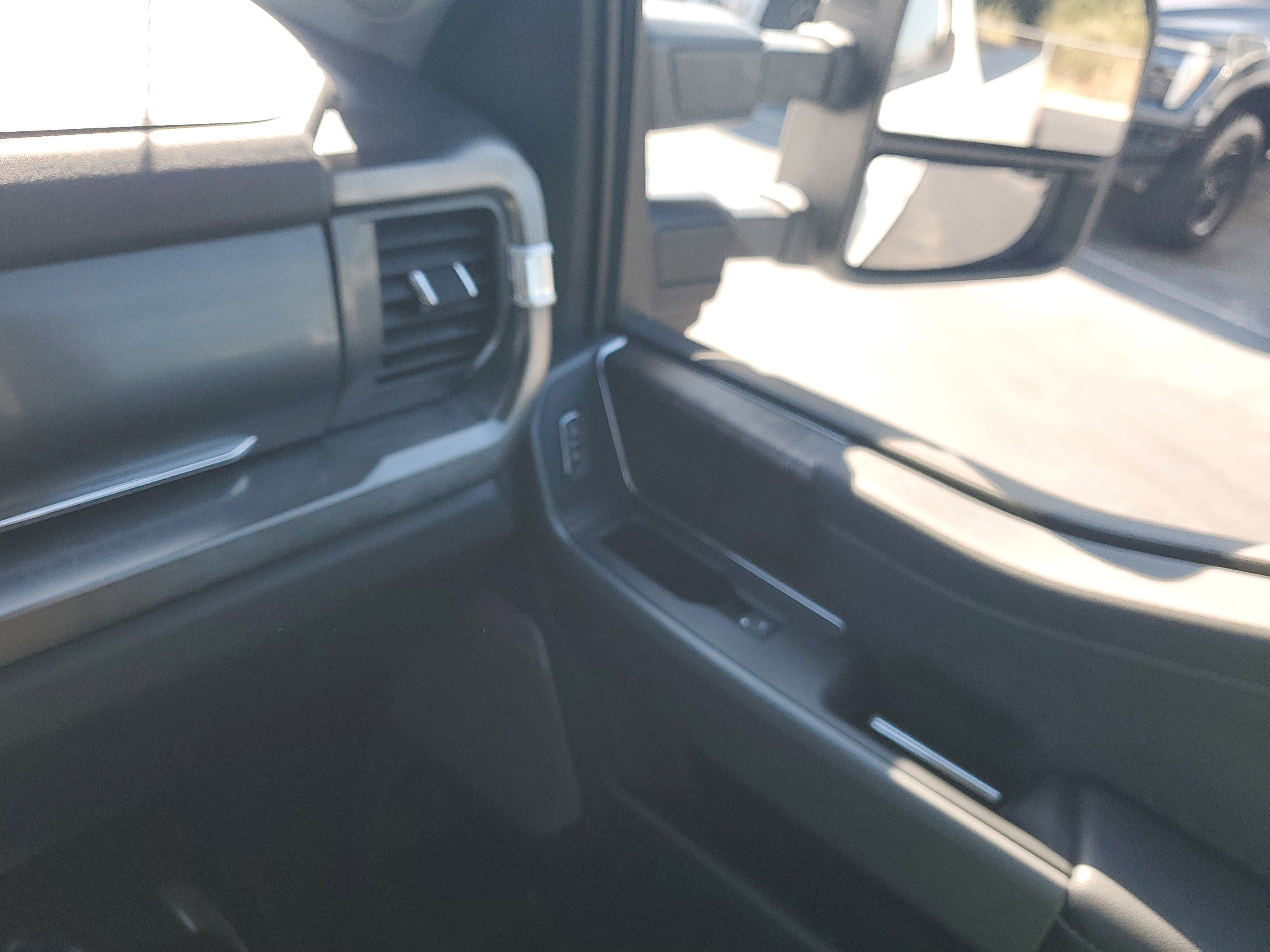 Used 2024 Ford F250 Lariat w/ Sport Appearance Package image 27