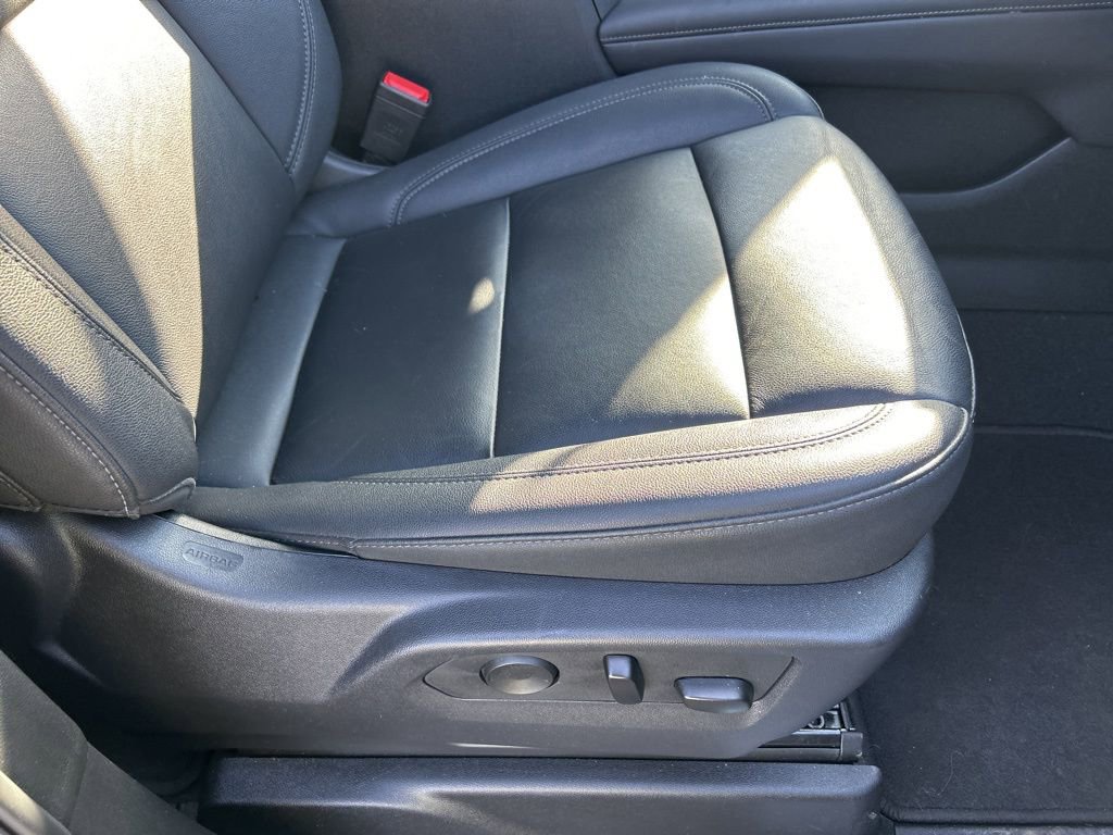 Used 2025 Chevrolet Tahoe Z71 image 40