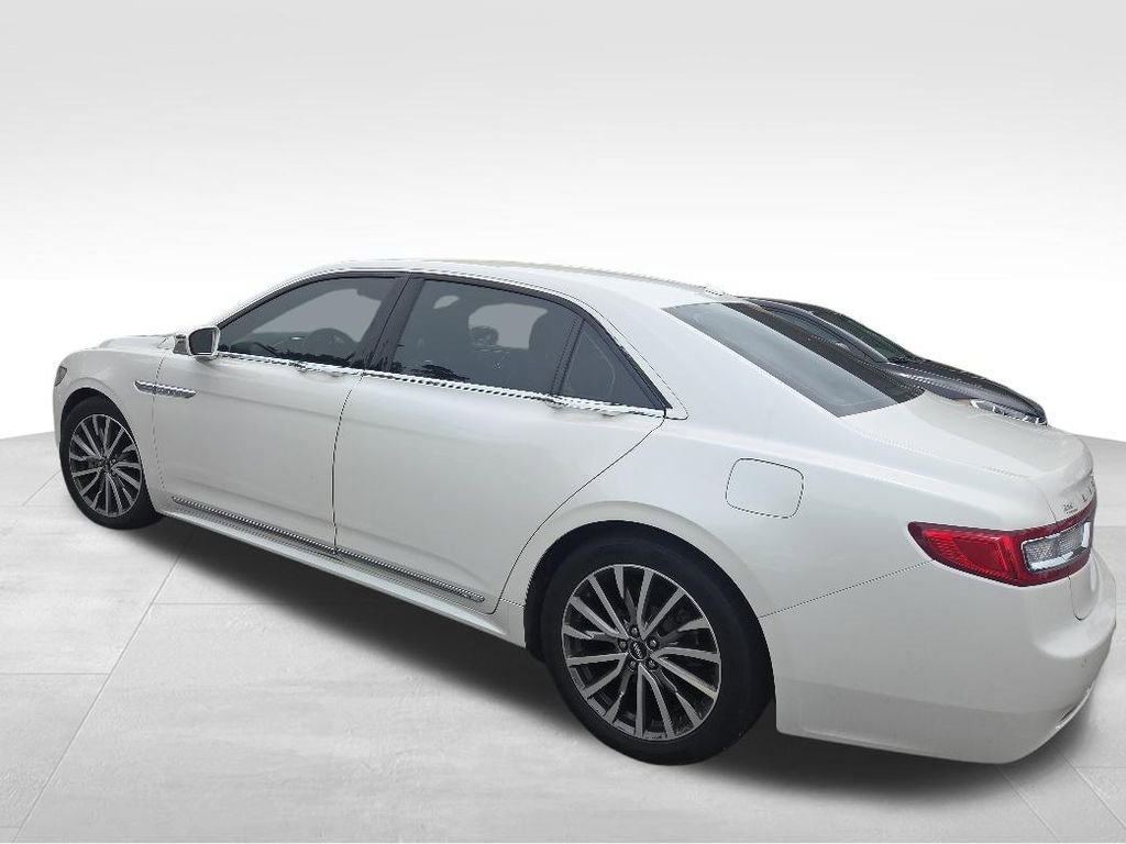 Used 2017 Lincoln Continental Select w/ Climate Package FWD image 4