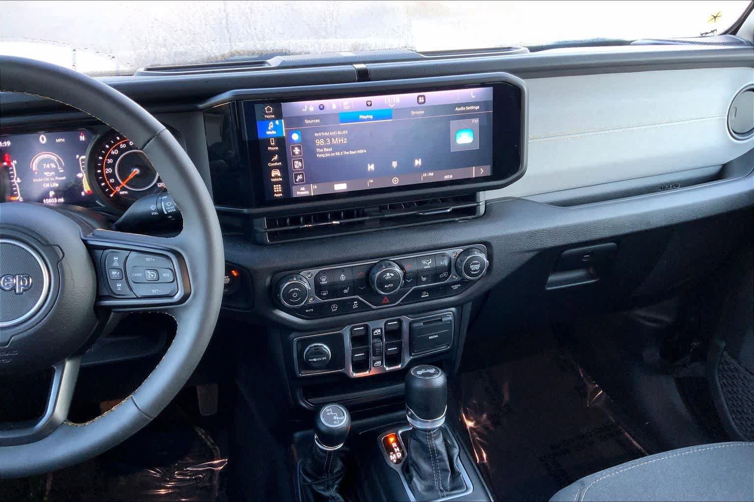Used 2024 Jeep Wrangler Unlimited Sport AWD/4WD image 7