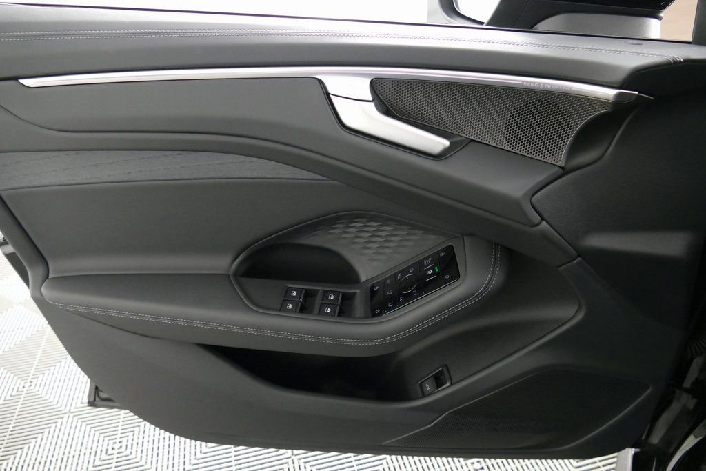 New 2026 Audi A6 Premium Plus AWD/4WD image 11