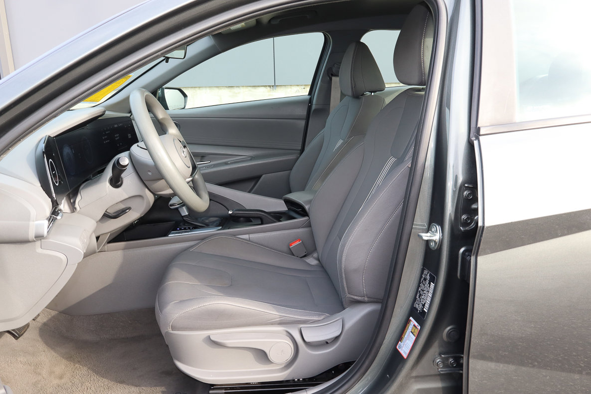 Used 2024 Hyundai Elantra SEL FWD image 7