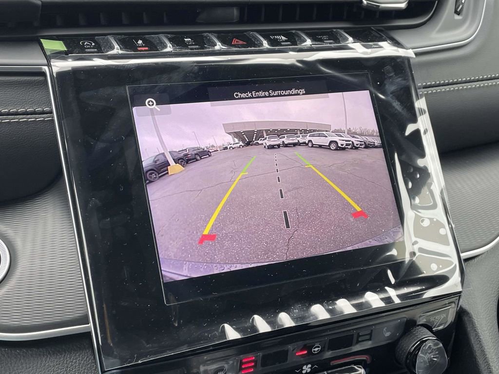 New 2025 Jeep Grand Cherokee Laredo X w/ Luxury Tech Group I image 36