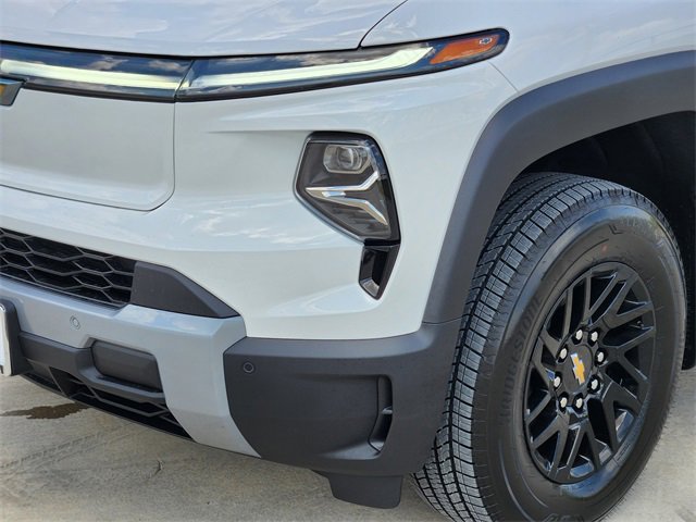 New 2026 Chevrolet Silverado EV LT image 7