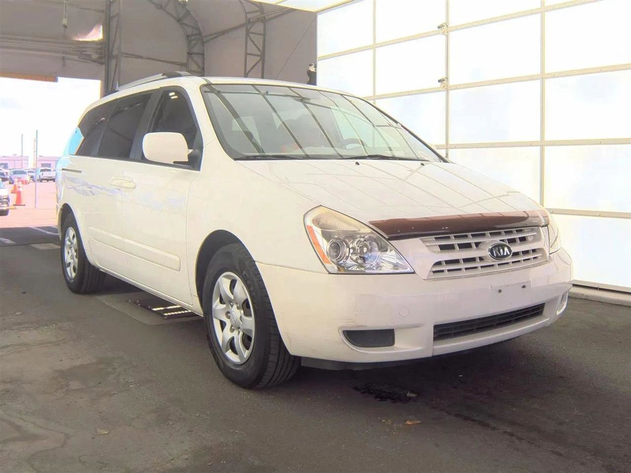 Used 2009 Kia Sedona LX image 4