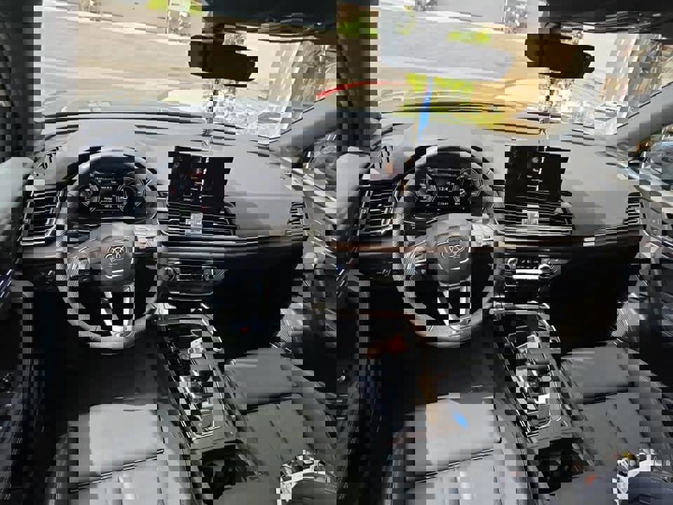 Used 2025 Audi Q5 e Premium Plus w/ Premium Plus Package image 11