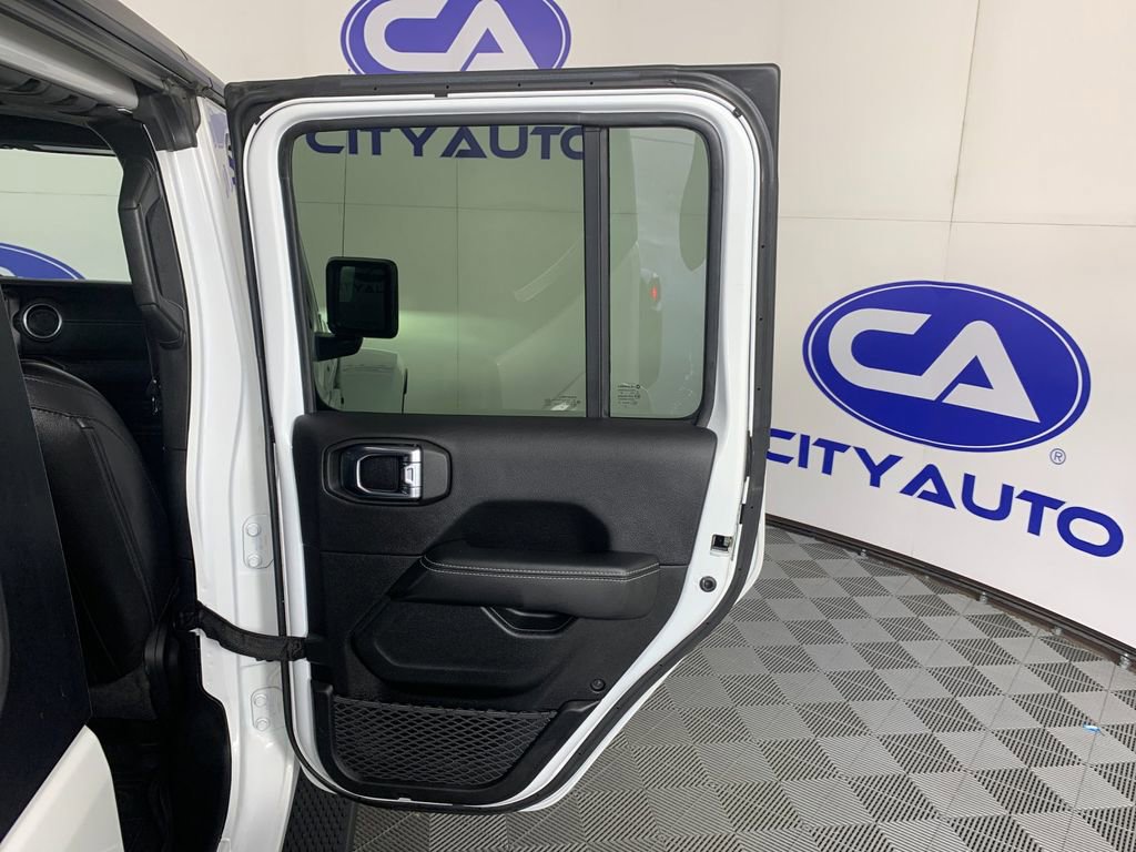 Used 2023 Jeep Wrangler Unlimited Sahara AWD/4WD image 37