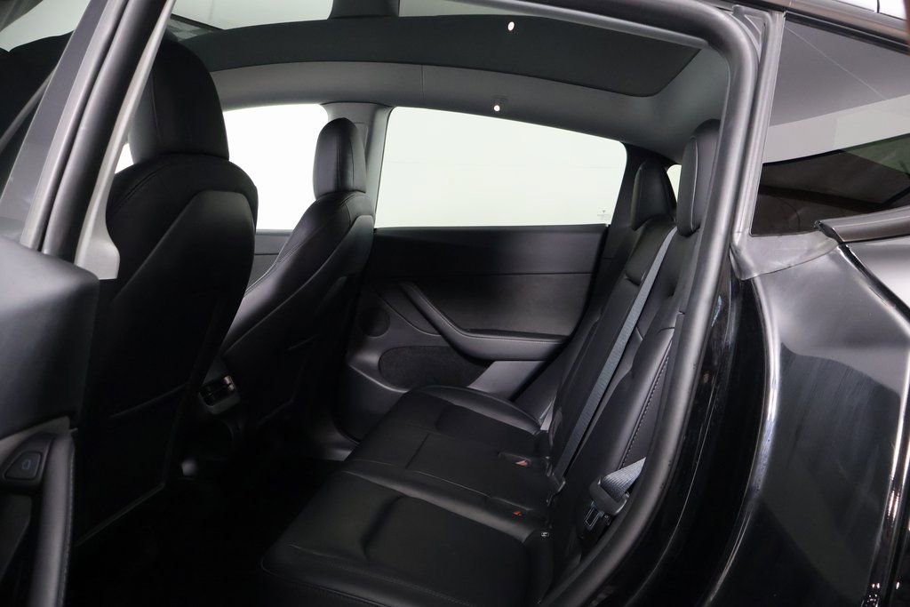 Used 2022 Tesla Model Y Long Range image 11