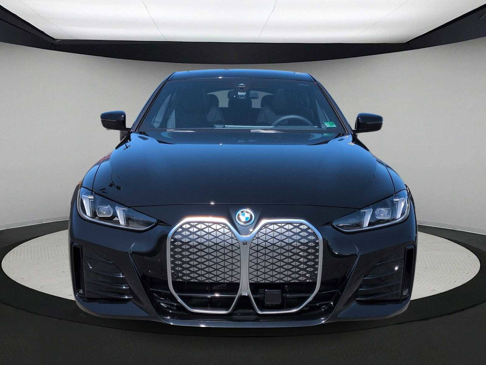 Used 2025 BMW i4 xDrive40i w/ M Sport Package image 3