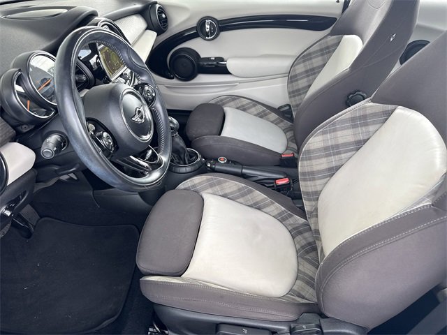 Used 2015 MINI Cooper 2-Door Hardtop image 11