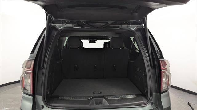 Used 2023 Chevrolet Suburban Premier image 18