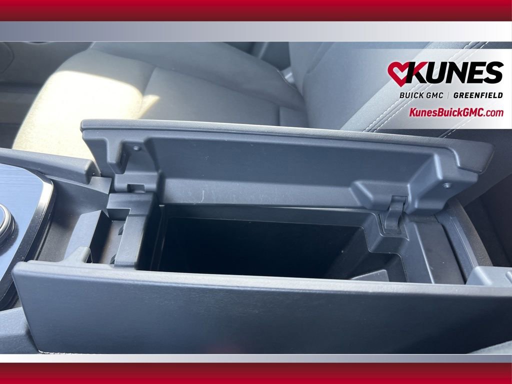 Used 2024 Nissan Rogue S image 31