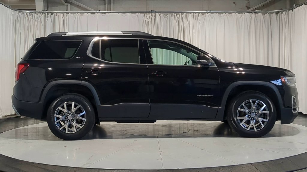 Used 2023 GMC Acadia SLT w/ LPO, Floor Liner Package AWD/4WD image 9