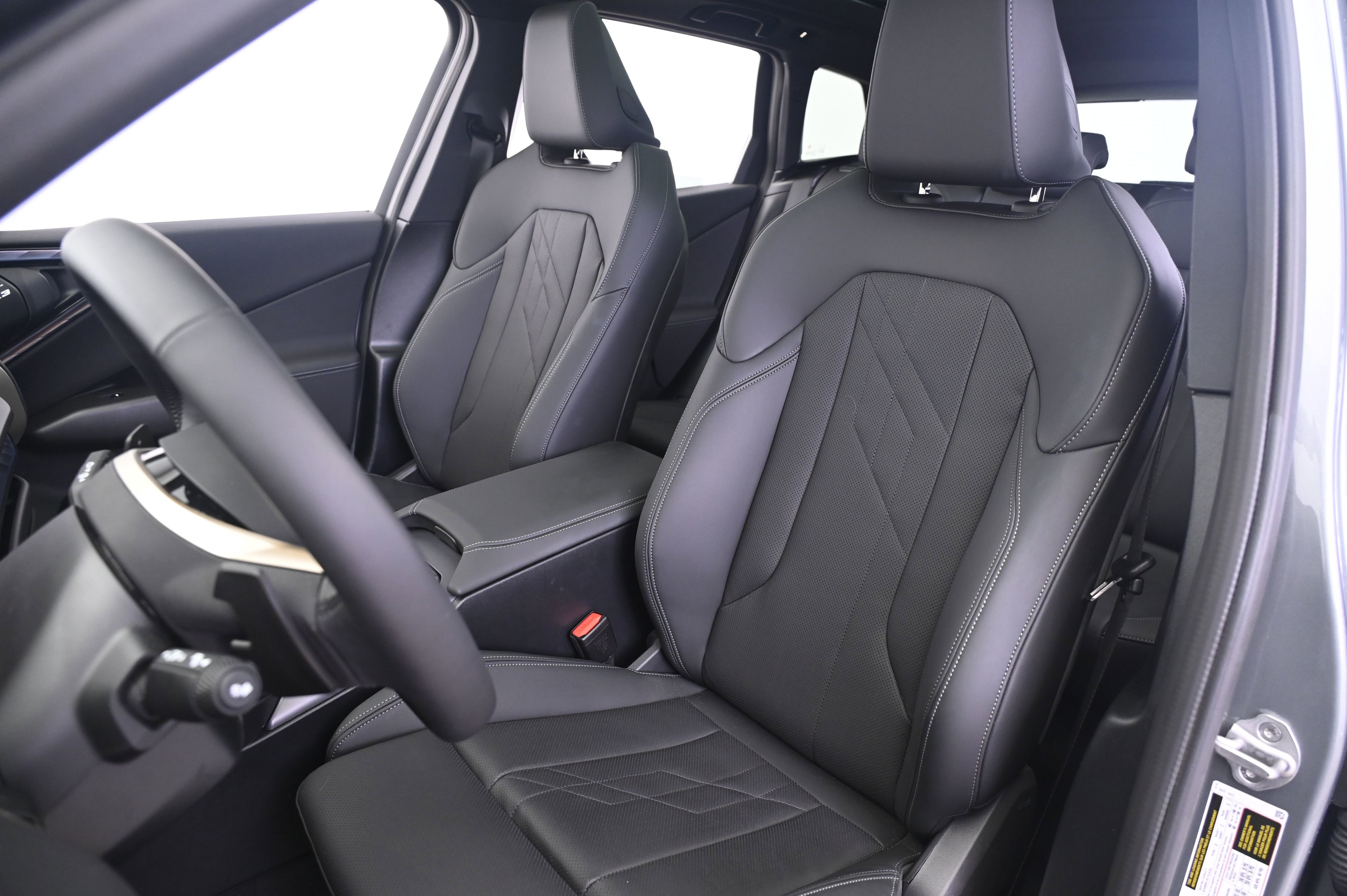 Used 2025 BMW X3 xDrive30i w/ Convenience Package image 5