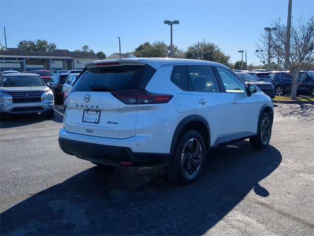 Used 2024 Nissan Rogue SV image 6