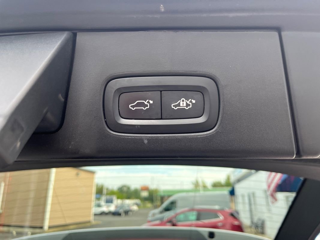 Used 2018 Volvo V90 T5 Cross Country w/ Convenience Package image 25