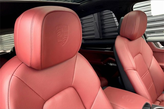 New 2025 Porsche Cayenne GTS image 8