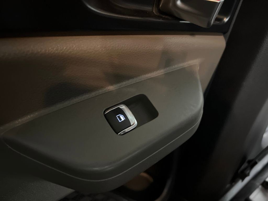 Used 2025 Kia Carnival image 17