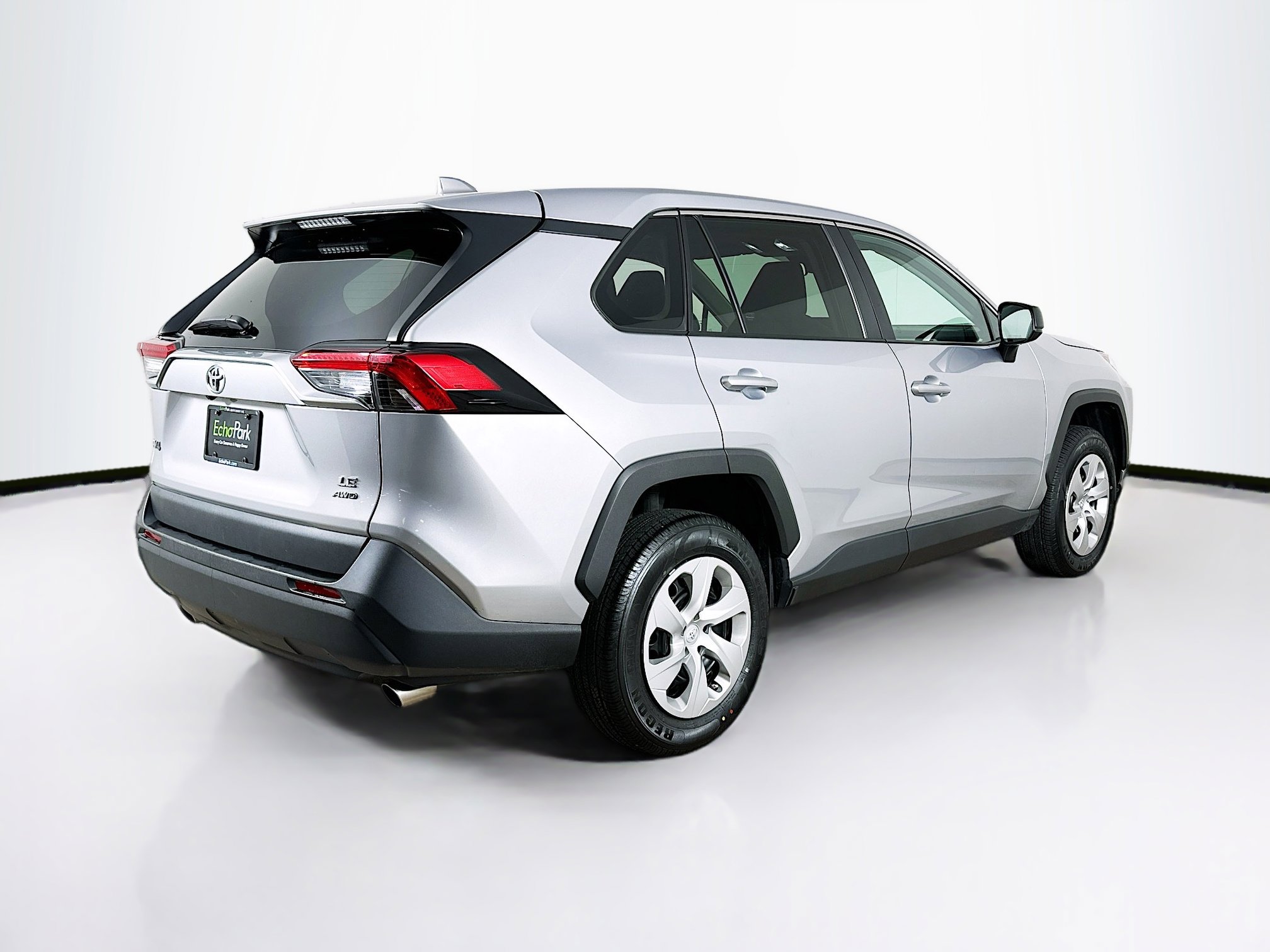 Used 2024 Toyota RAV4 LE image 9
