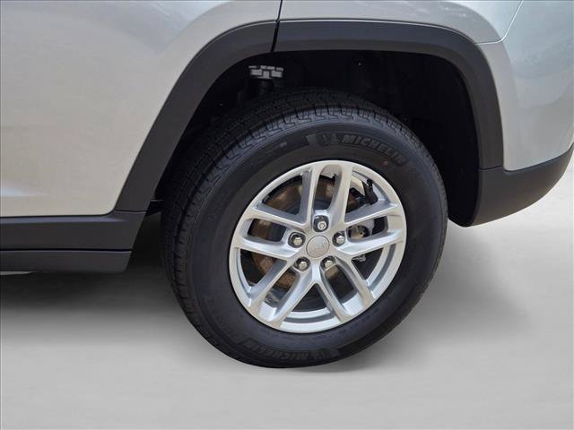 New 2026 Jeep Grand Cherokee Laredo RWD image 10