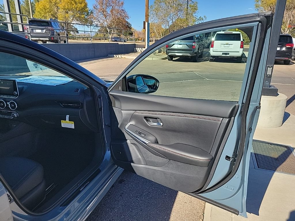 New 2025 Nissan Sentra SR w/ SR Premium Package FWD image 17