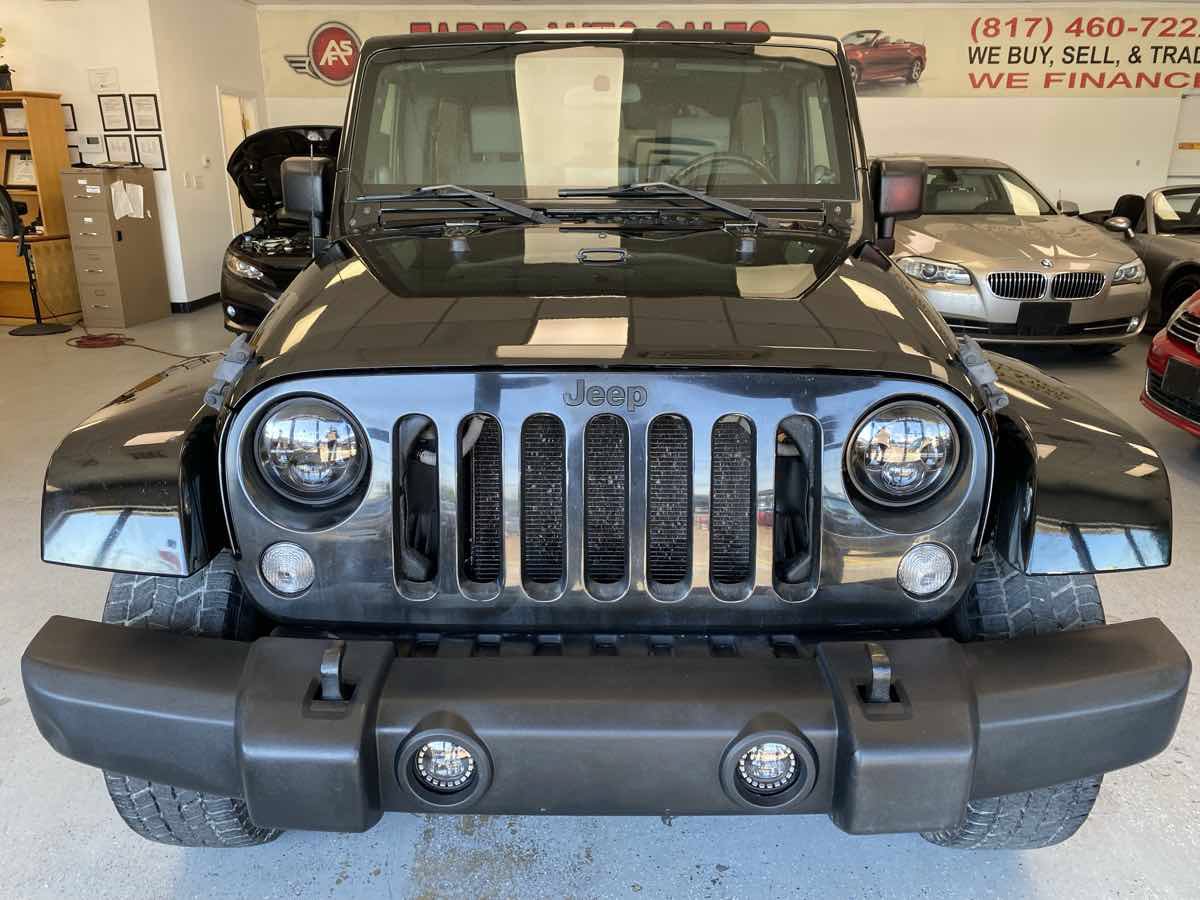 Used 2009 Jeep Wrangler Unlimited Sahara w/ Dual Top Group AWD/4WD image 2