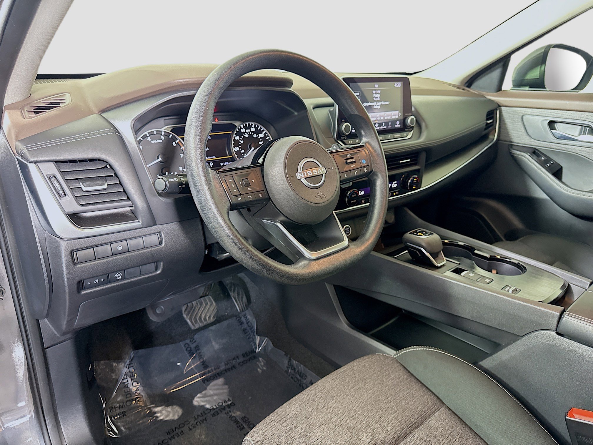 Used 2023 Nissan Rogue SV FWD image 23
