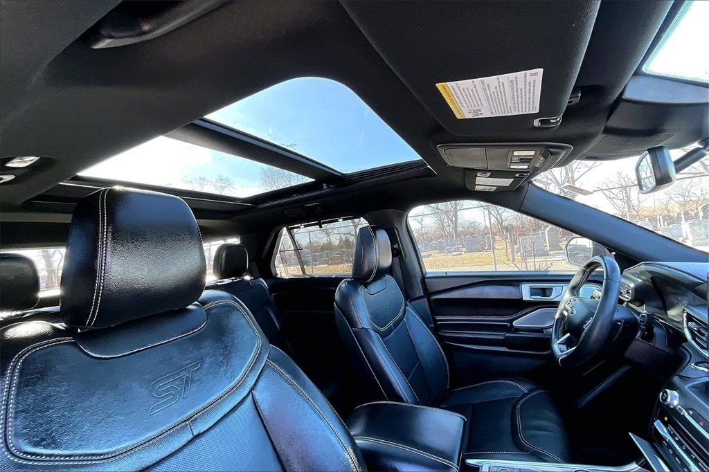 Certified 2020 Ford Explorer ST w/ Premium Technology Package image 21