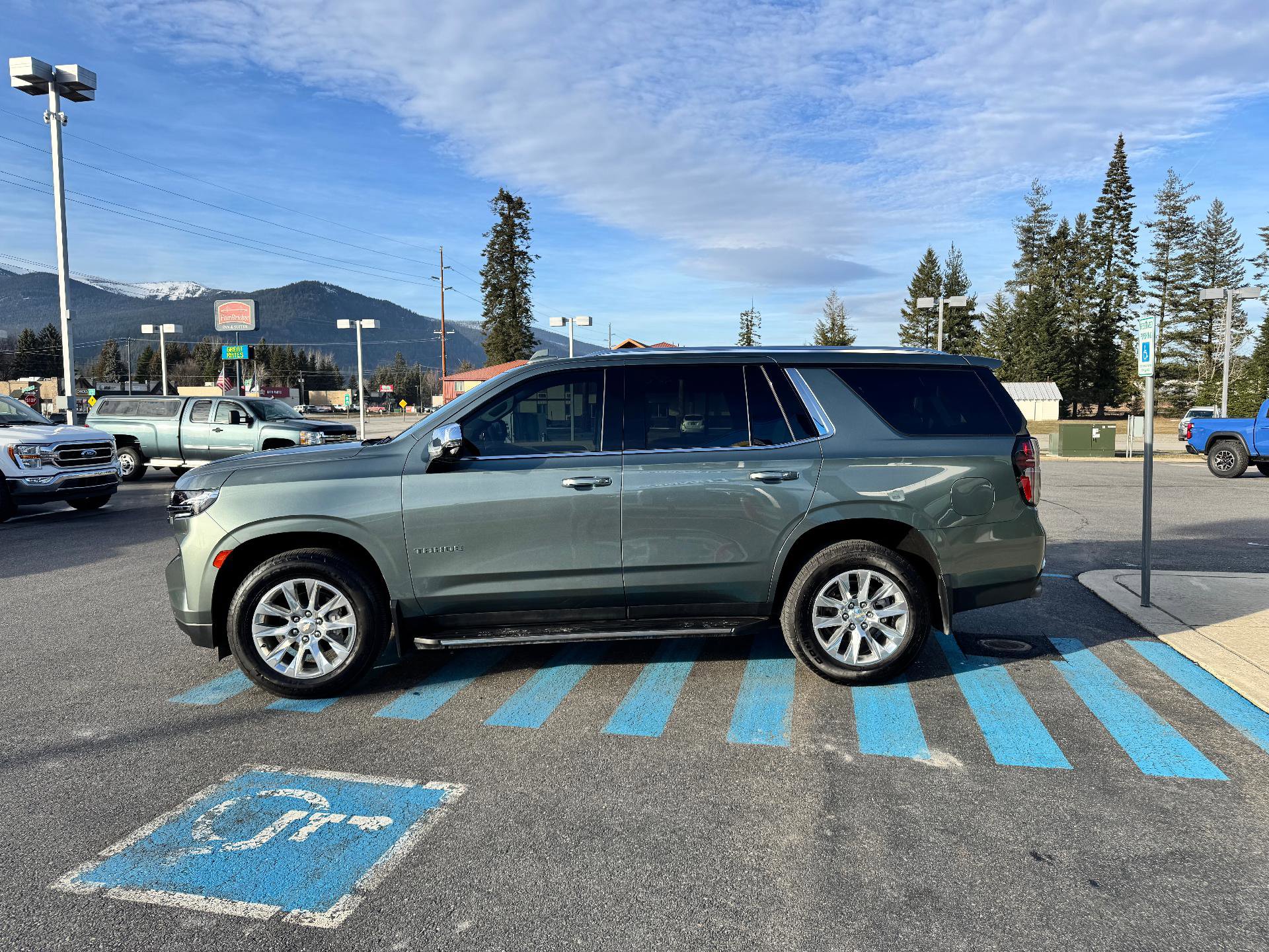 Used 2024 Chevrolet Tahoe Premier image 4