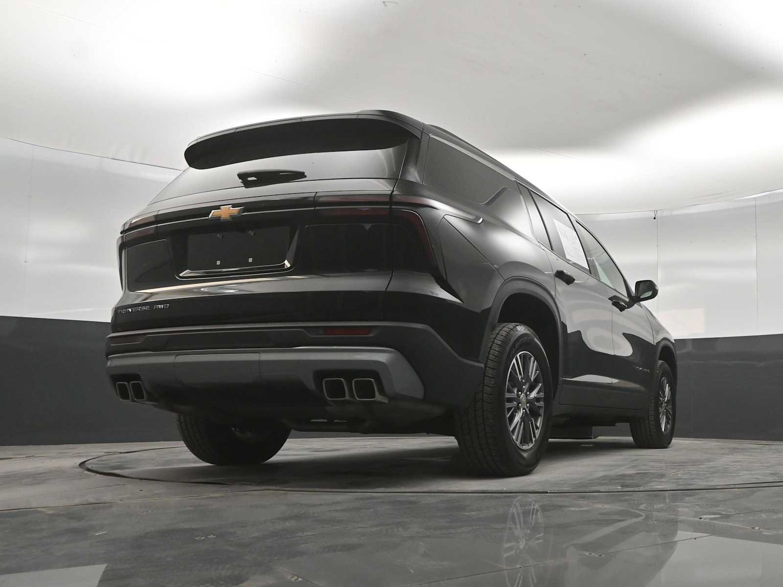 Used 2025 Chevrolet Traverse LT AWD/4WD image 40