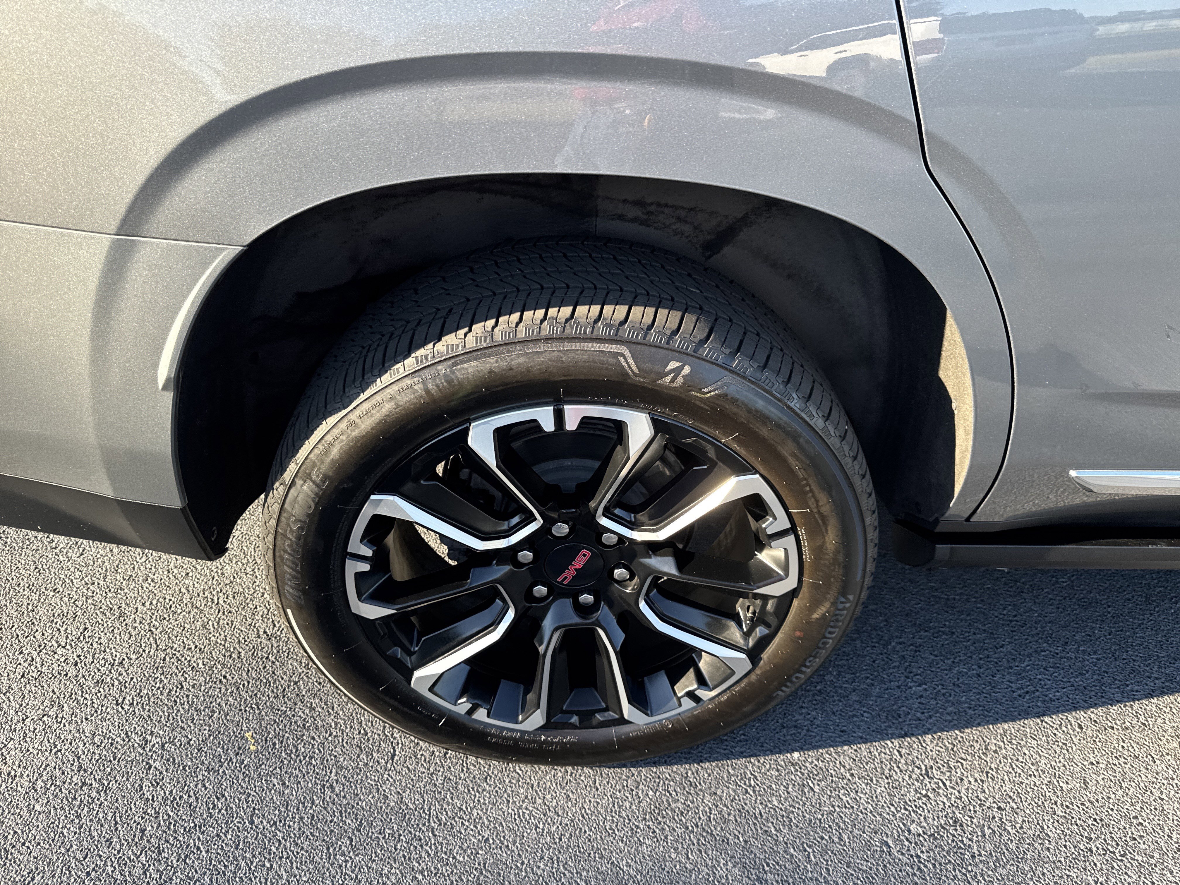 Used 2023 GMC Yukon Denali image 11