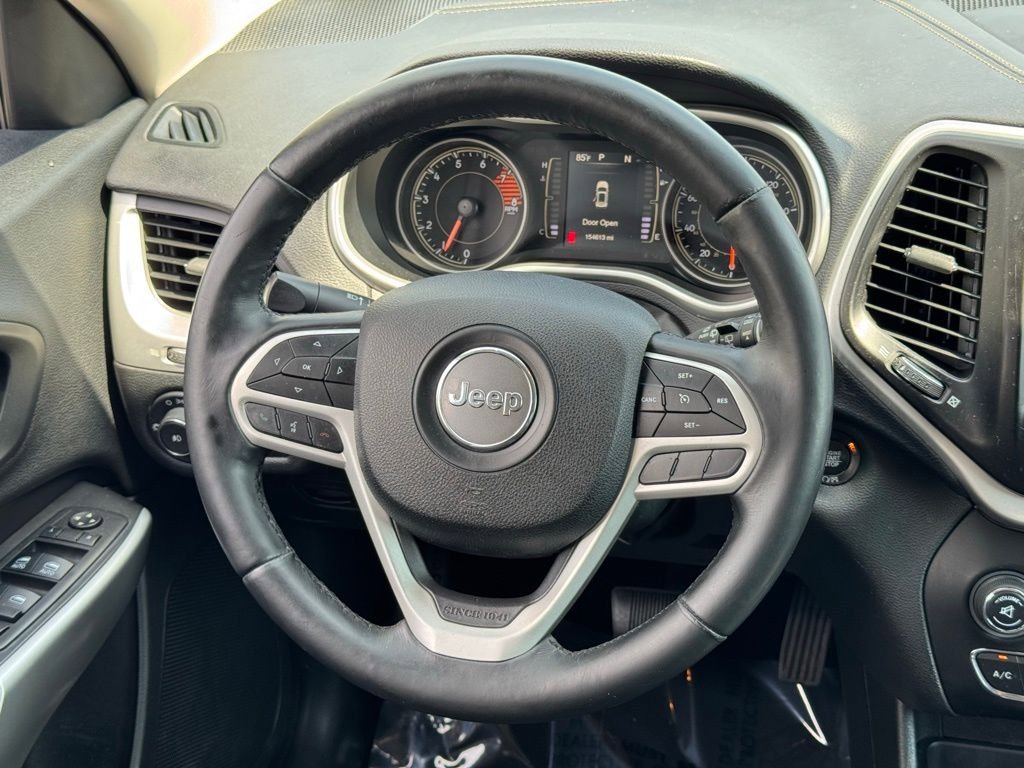 Used 2018 Jeep Cherokee Latitude Plus image 19