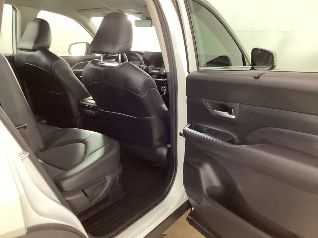 Used 2024 Toyota Grand Highlander AWD Hybrid image 19