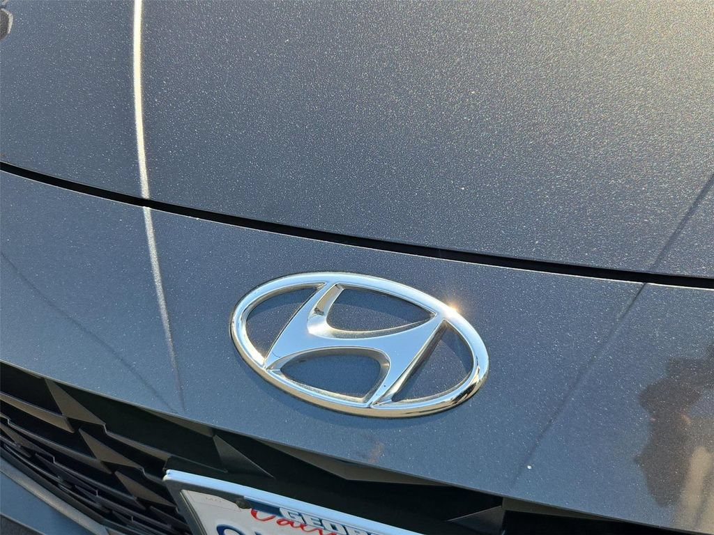 Used 2022 Hyundai Elantra SE w/ Cargo Package FWD image 21