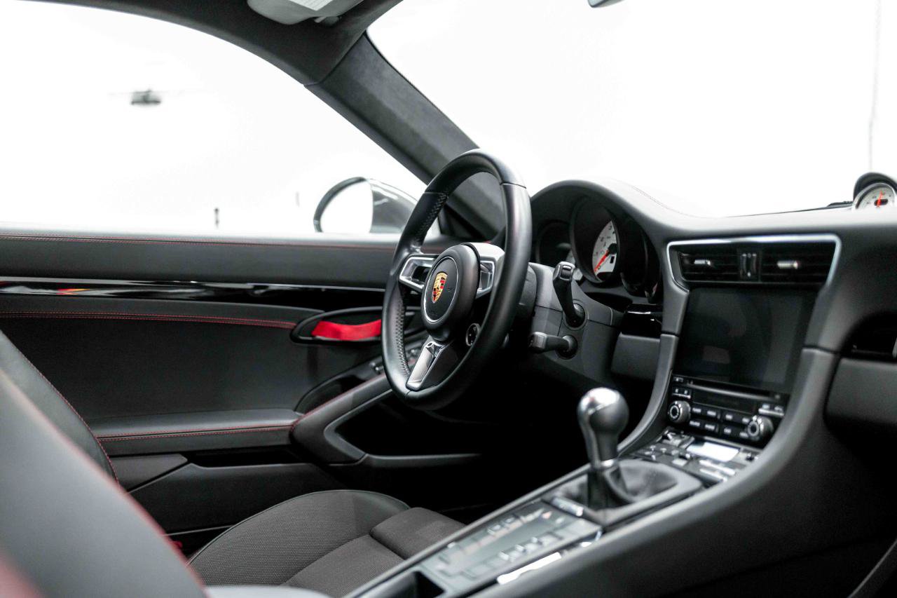 Used 2018 Porsche 911 Carrera T RWD image 70