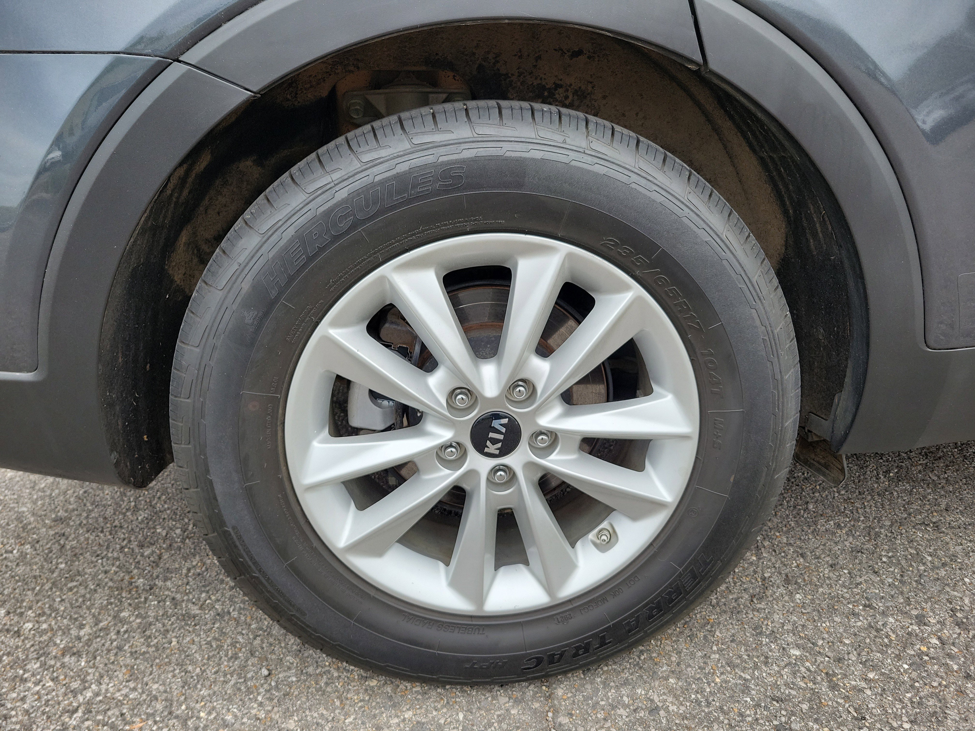 Used 2020 Kia Sorento LX image 26