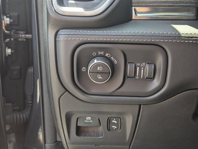 Used 2019 RAM 1500 Limited RWD image 12