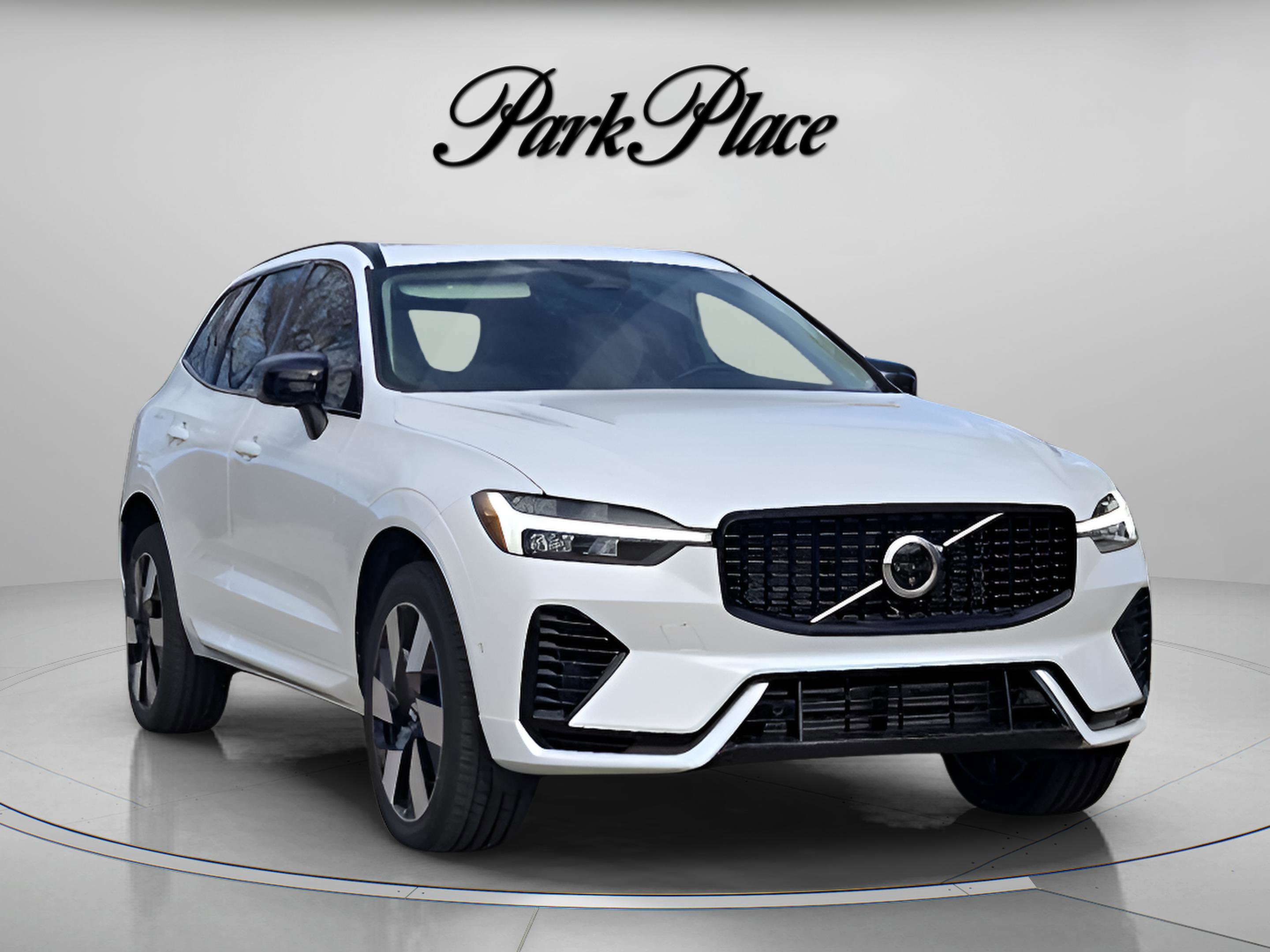 Used 2025 Volvo XC60 T8 Plus w/ Protection Package Premier image 9