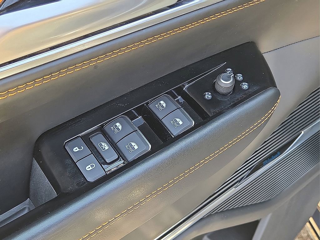 Used 2024 Jeep Grand Wagoneer L Series III image 22
