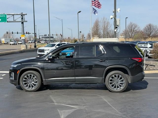 Used 2023 Chevrolet Traverse RS w/ LPO, Floor Liner Package image 2