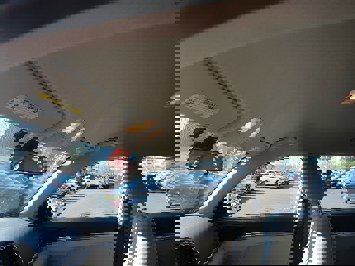 Used 2020 Hyundai Elantra SE w/ Convenience Package (C2) image 11