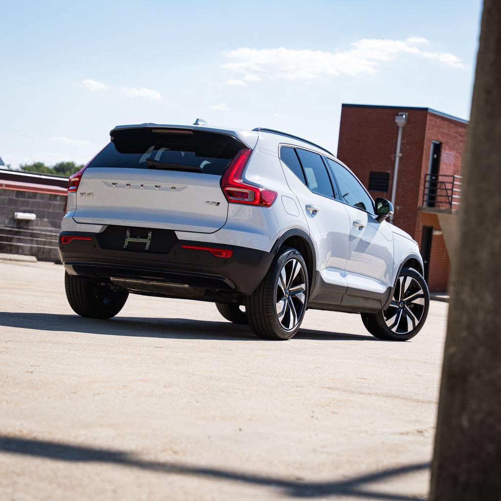Certified 2024 Volvo XC40 B5 Plus w/ Protection Package Premier AWD/4WD image 6