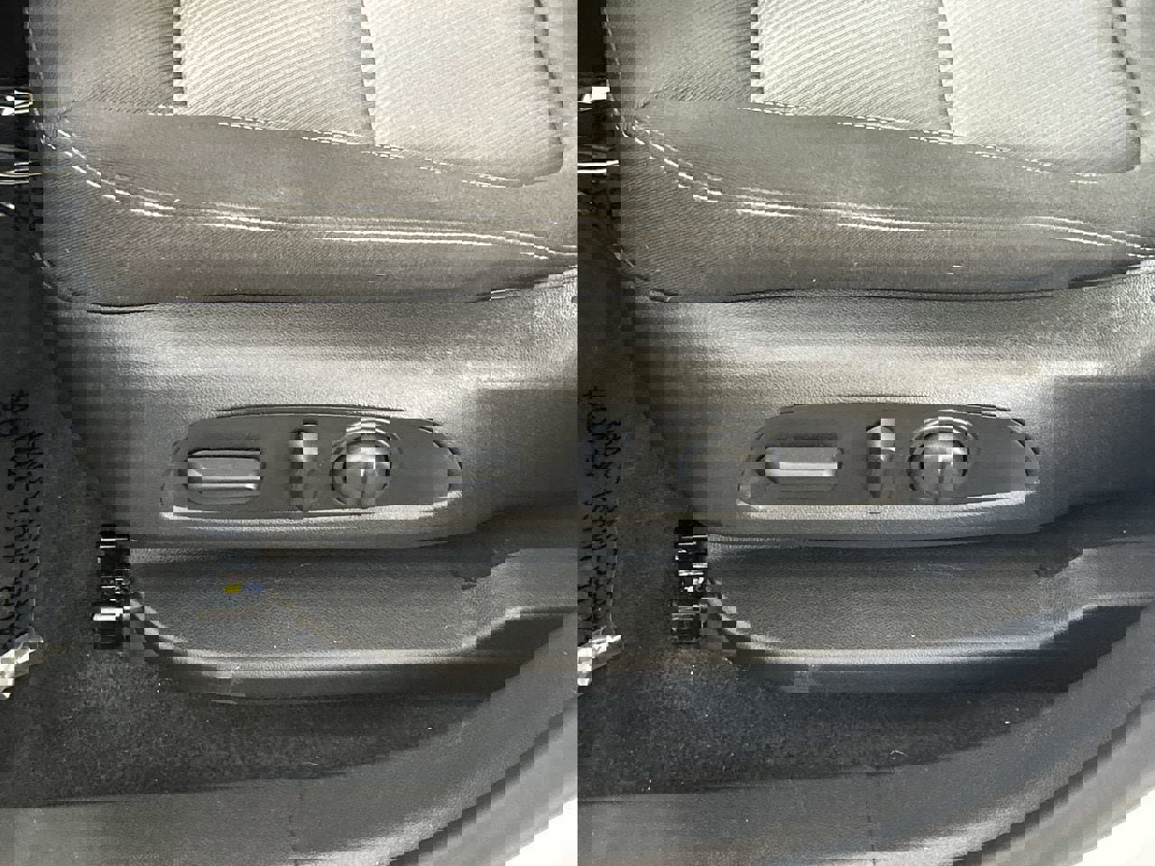 Used 2025 Chevrolet Blazer LT FWD image 19