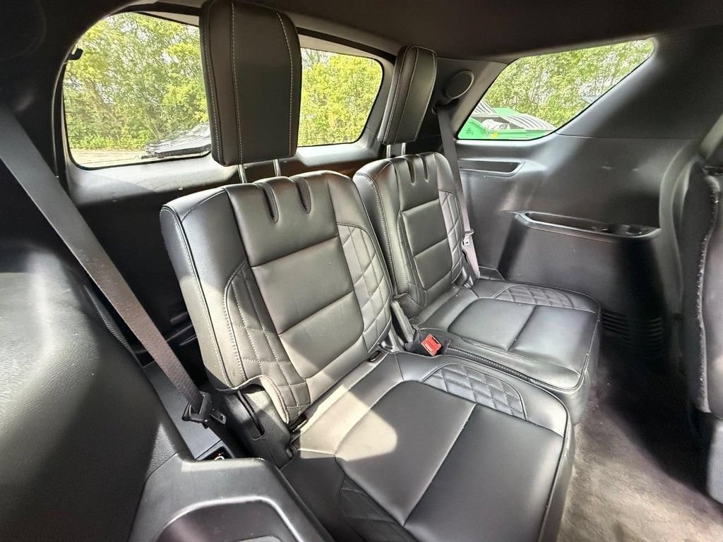 Used 2018 Ford Explorer Platinum AWD/4WD image 14