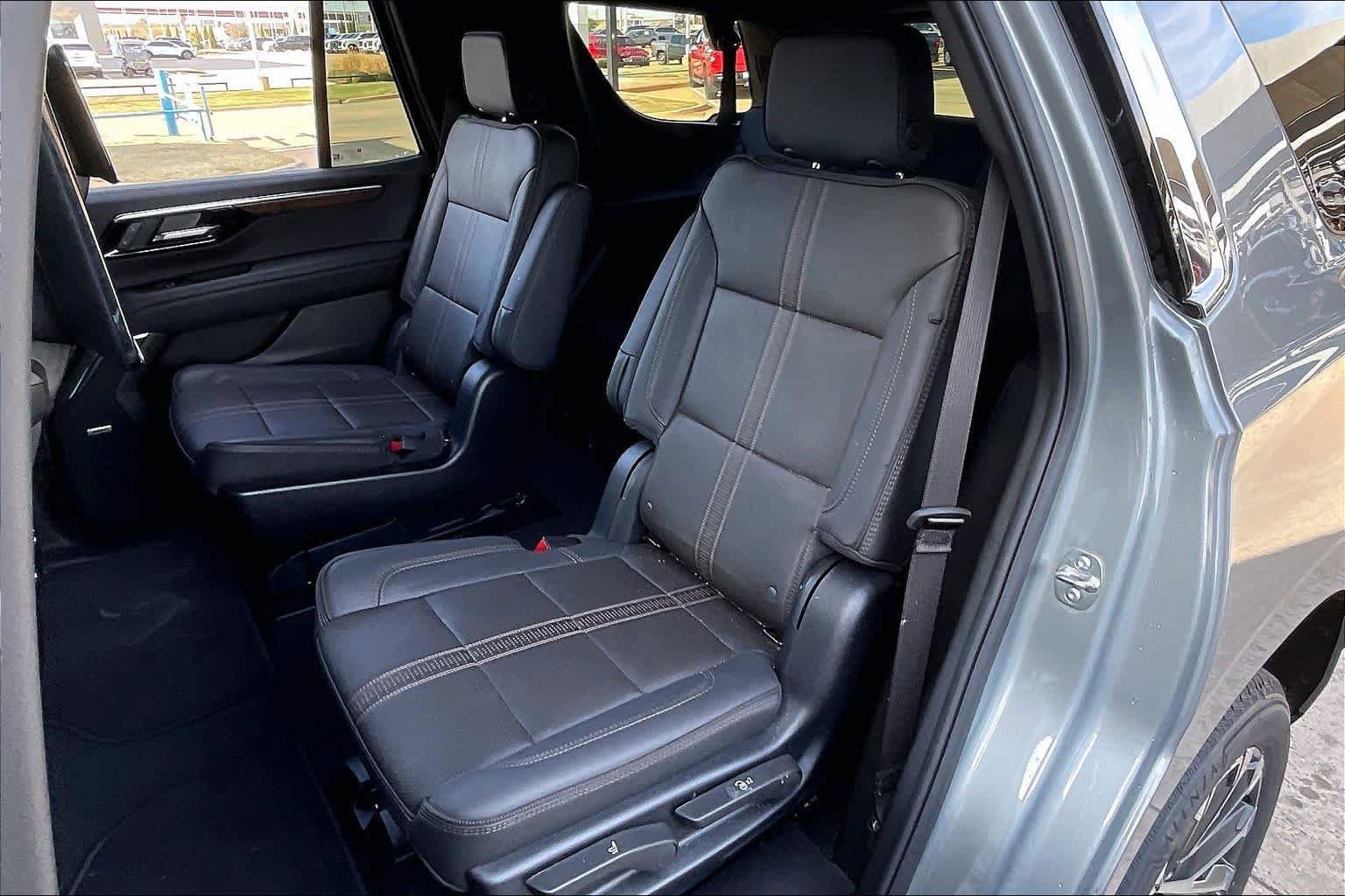 Certified 2025 Chevrolet Tahoe High Country AWD/4WD image 20