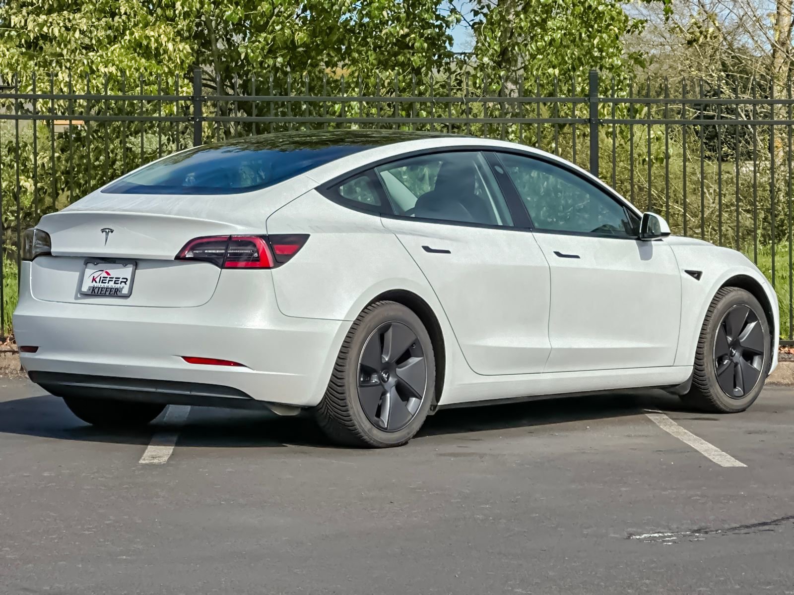 Used 2023 Tesla Model 3 Standard Range image 3