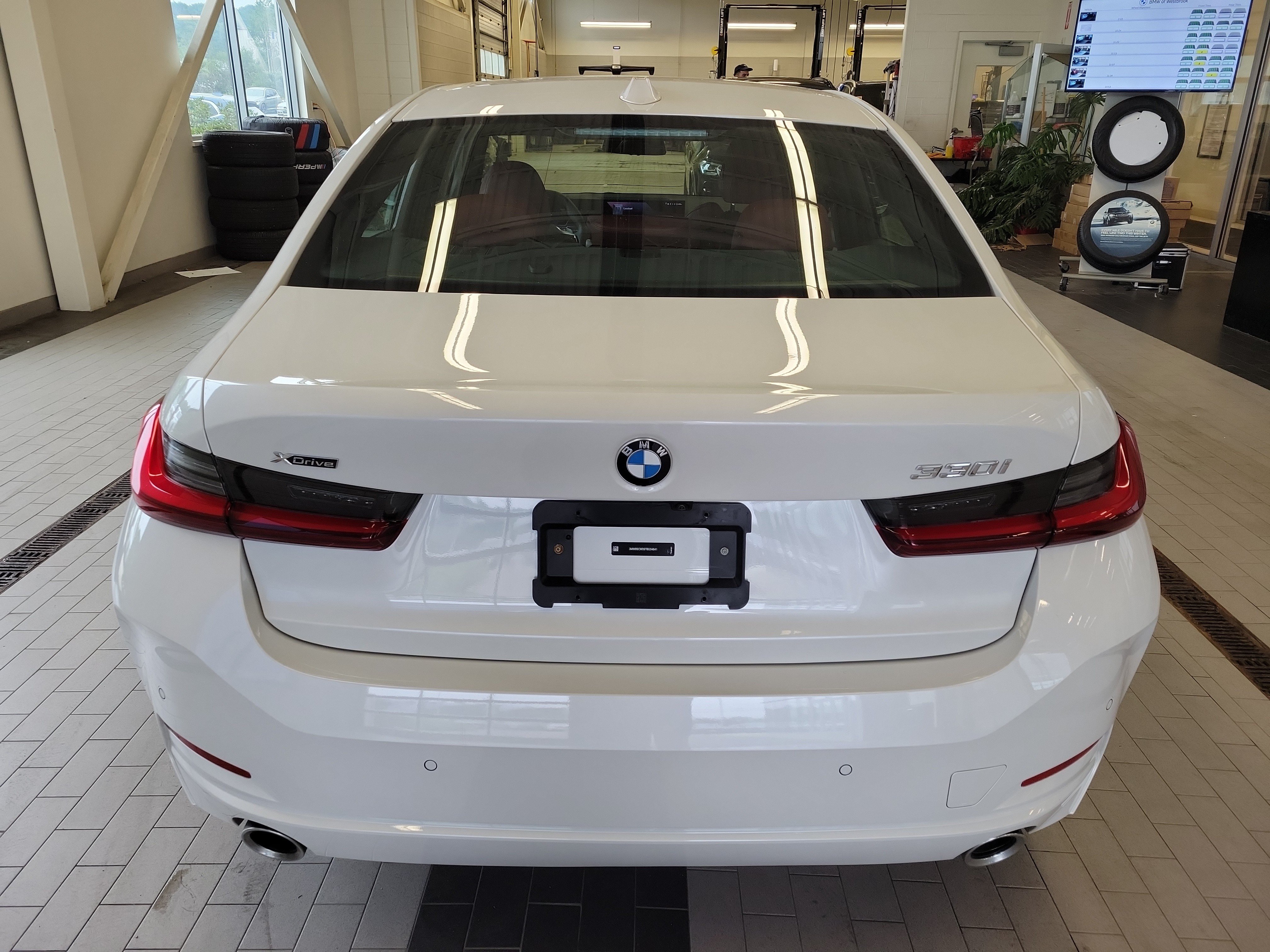 Used 2026 BMW 330i xDrive Sedan AWD/4WD image 6