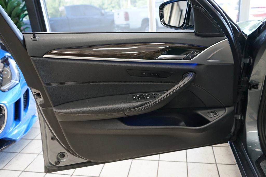 Used 2018 BMW 530i xDrive AWD/4WD image 25
